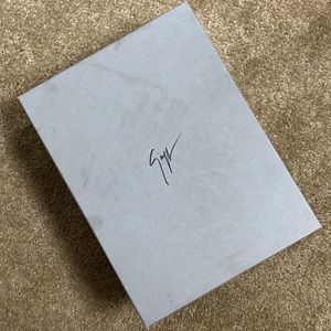 Giuseppe good condition 10.5